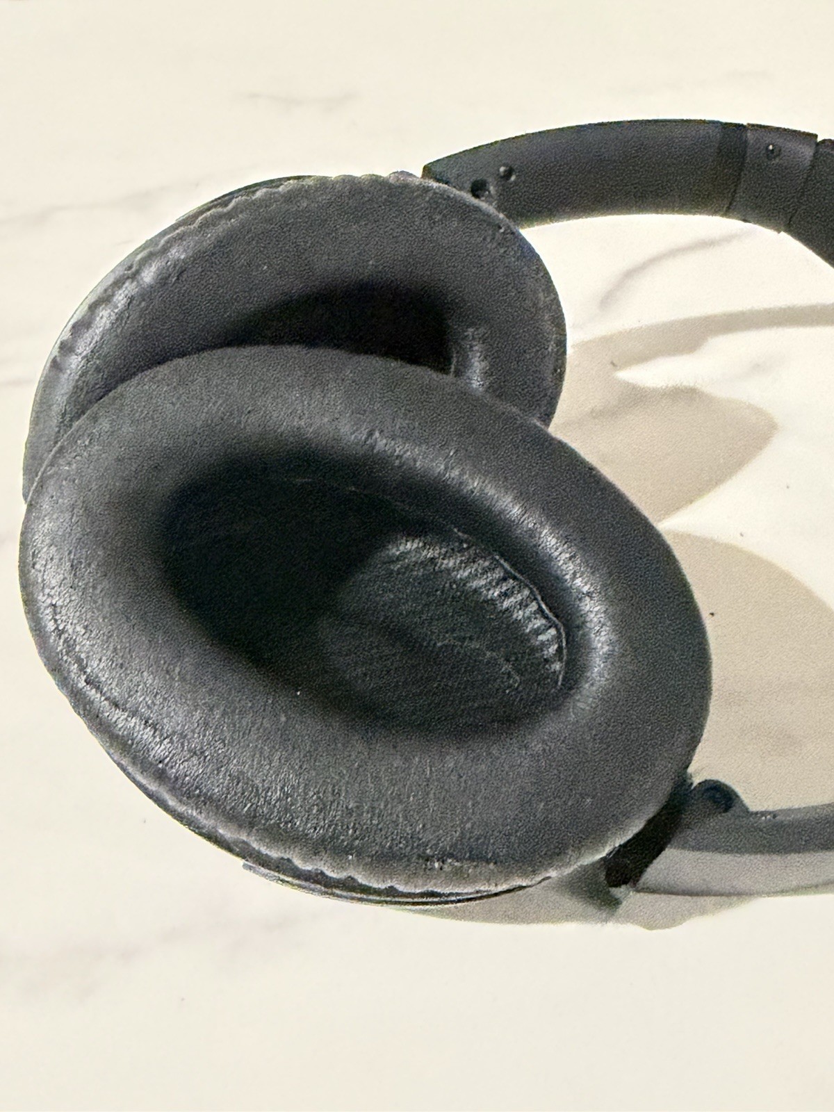 Bose QuietComfort 35 Over the Ear Wireless Headphones – Black