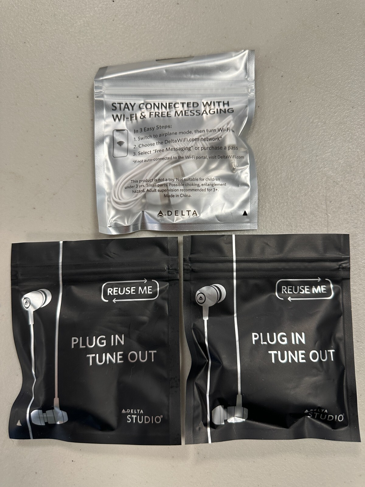 Lot of 3 New Delta Airlines Wired Earbuds “Plug In-Tune Out” Economy Studio