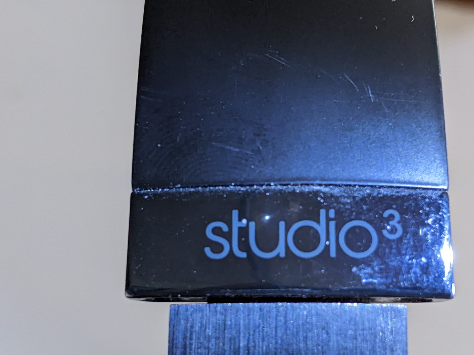 Beats Studio3 Over the Ear Wireless Headphones – Black. Please read description.