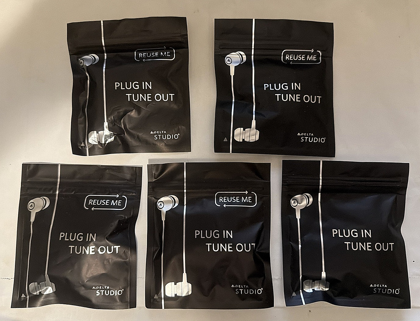 (5) Delta Airlines Wired Plug In Tune Out Earbuds – New – unopened