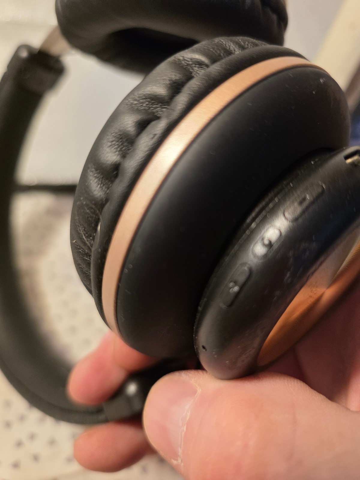 Hype Vinyl Pro Wireless Headphone bluetooth wireless headphones I think Unbrande
