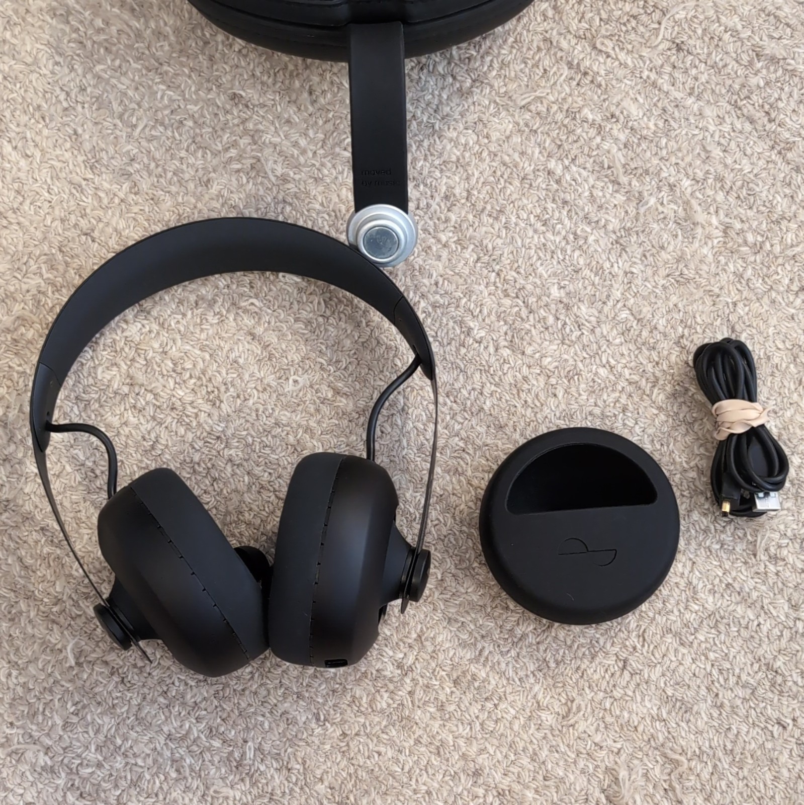 nura Nuraphone Bluetooth Wireless Over-Ear Headphones w/ Case Cable Black