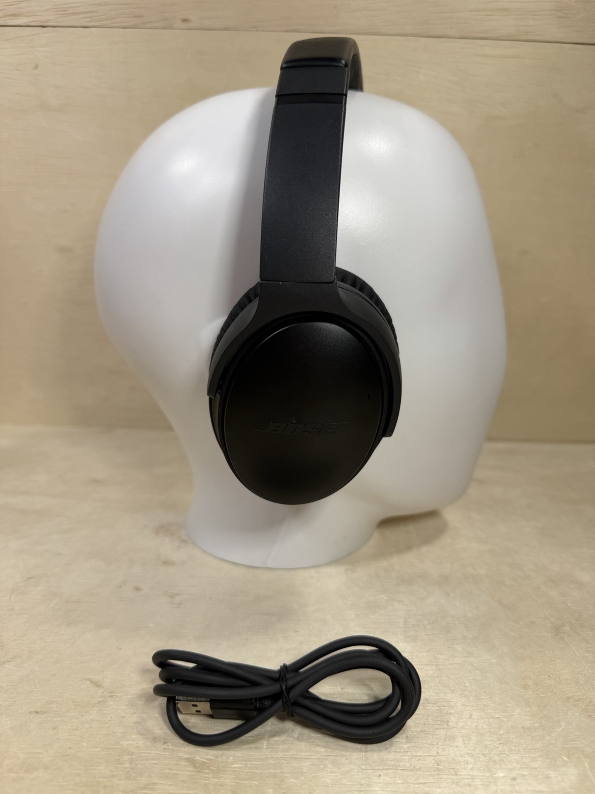 Bose QuietComfort 35 QC35 Noise Cancelling Headphones w/ Charge cable (no case)