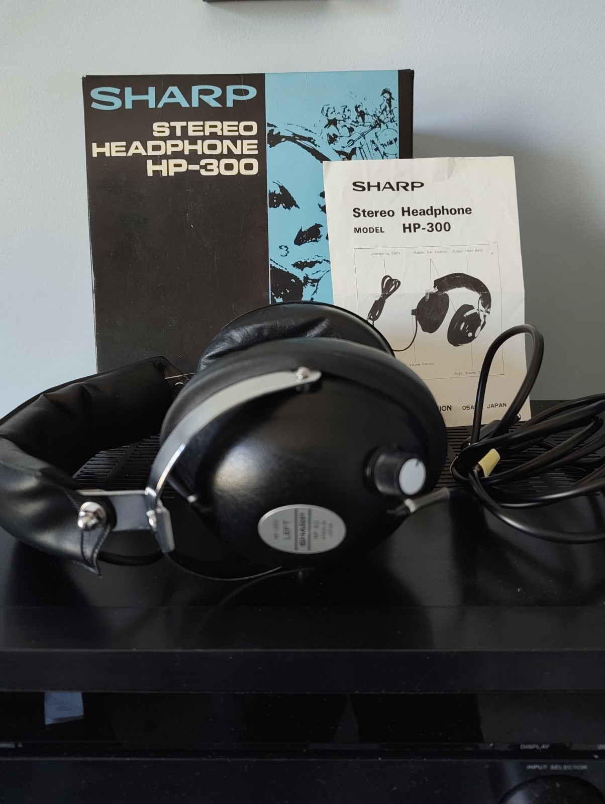 Sharp Stereo Headphone HP-300 – For Parts/Repair (see description) – With Box!