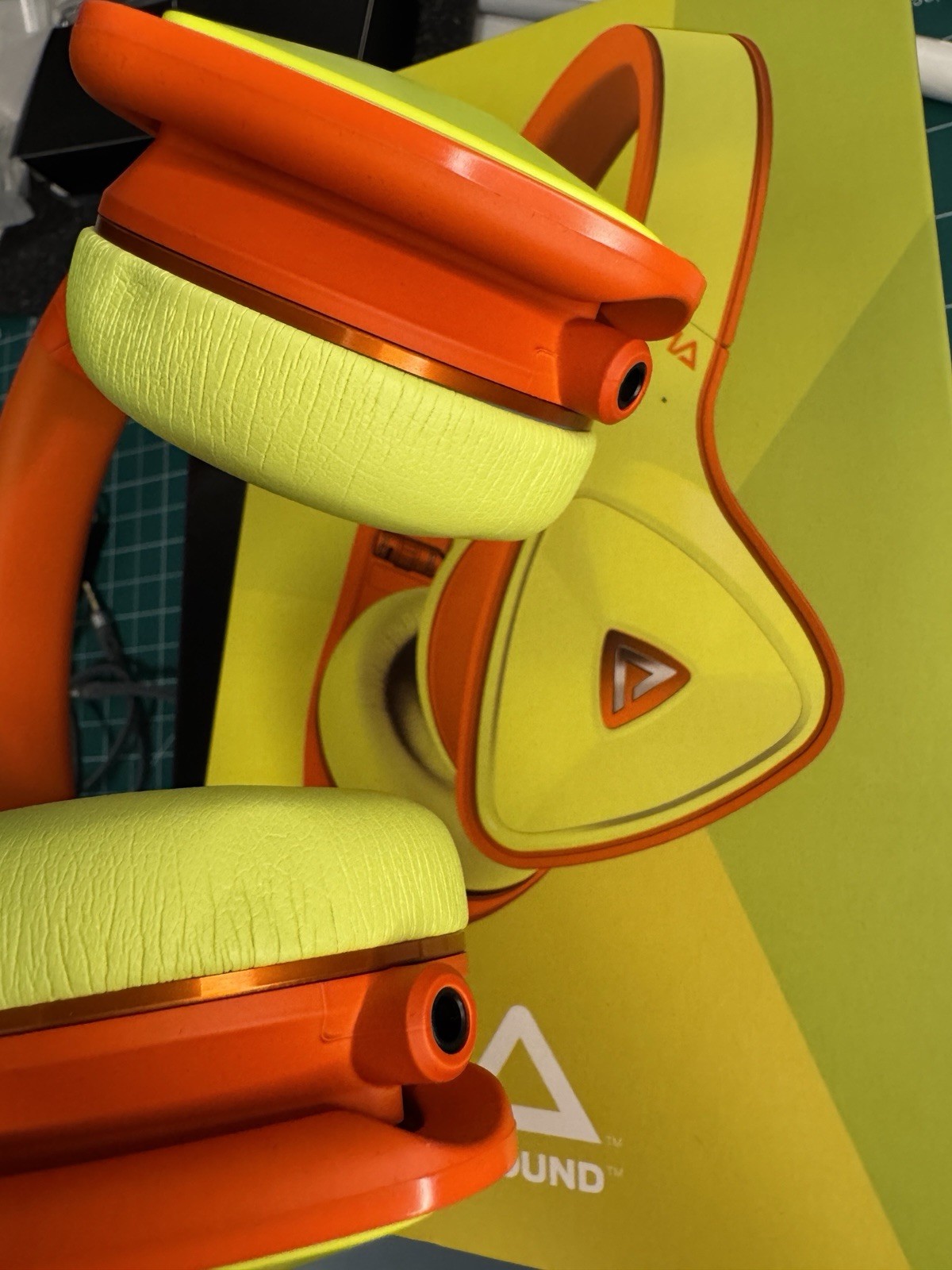 Monster DNA On-Ear Headphones Yellow/Orange Color – Wired 3.5mm Cable