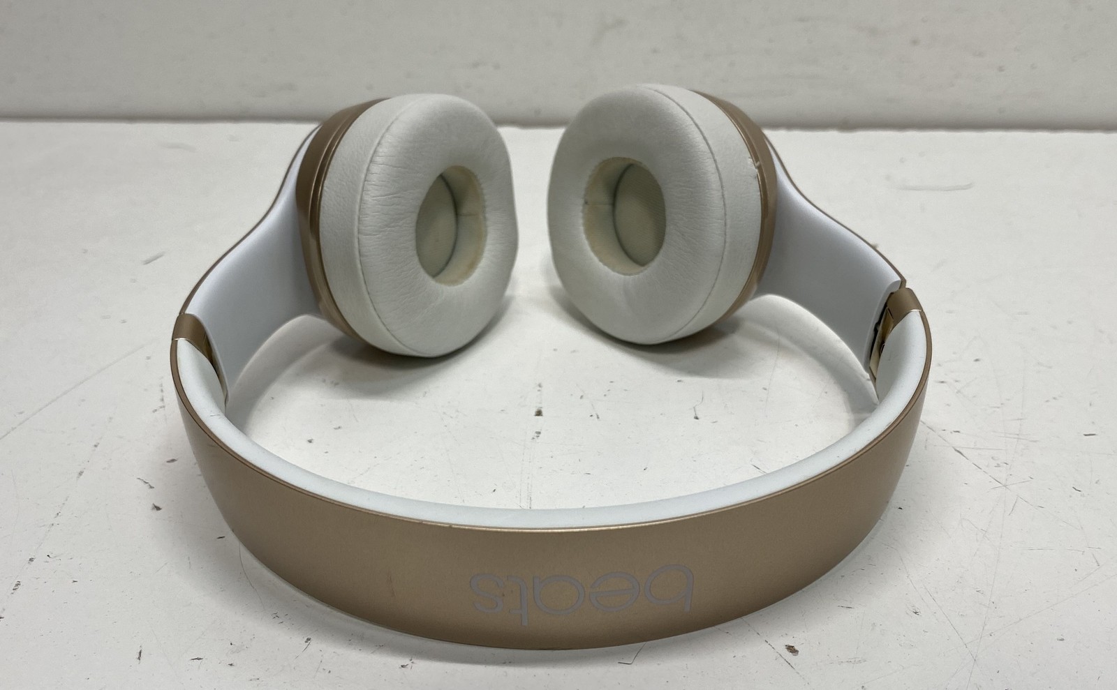 Beats Solo Wireless On-Ear Headphones Gold White With Case Power On Tested As-Is
