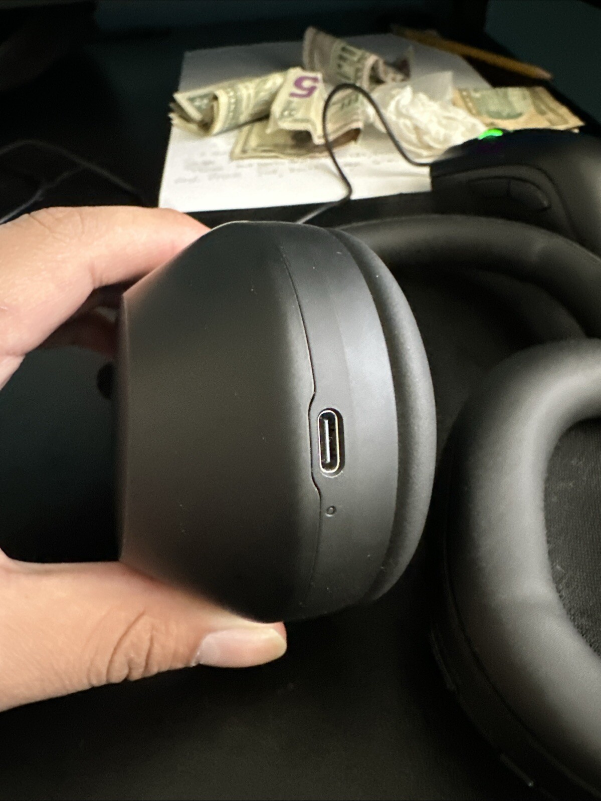 Used SONY WF-1000XM3’s with slight damage to the left side as shown.