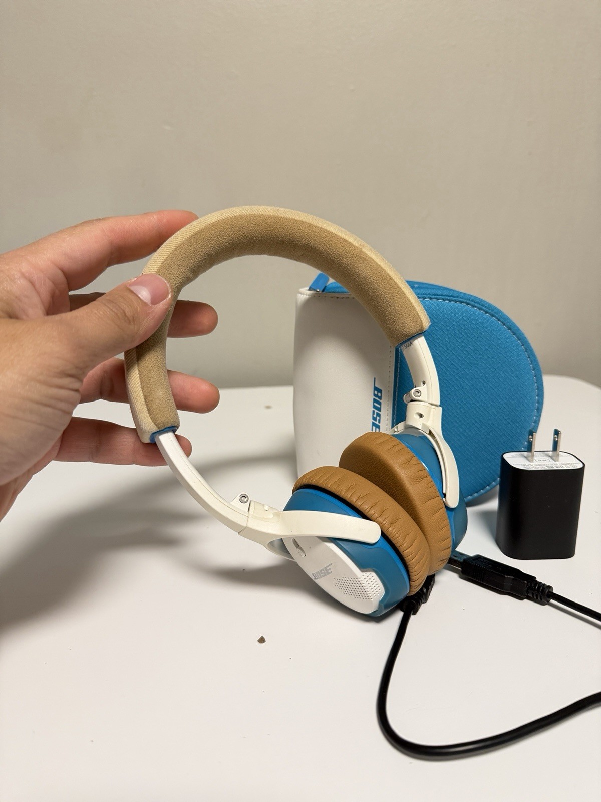 Bose Soundlink On-ear Headphones with Case Teal/White