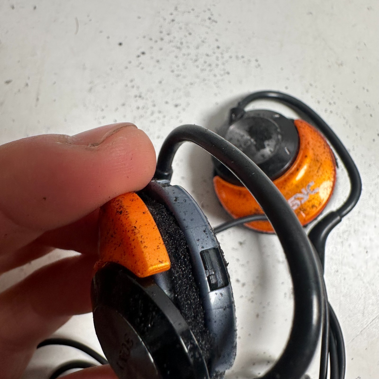 Sony MDR-Q23 Black Orange Lightweight Portable Air Hook Clip On Stereo Headphone