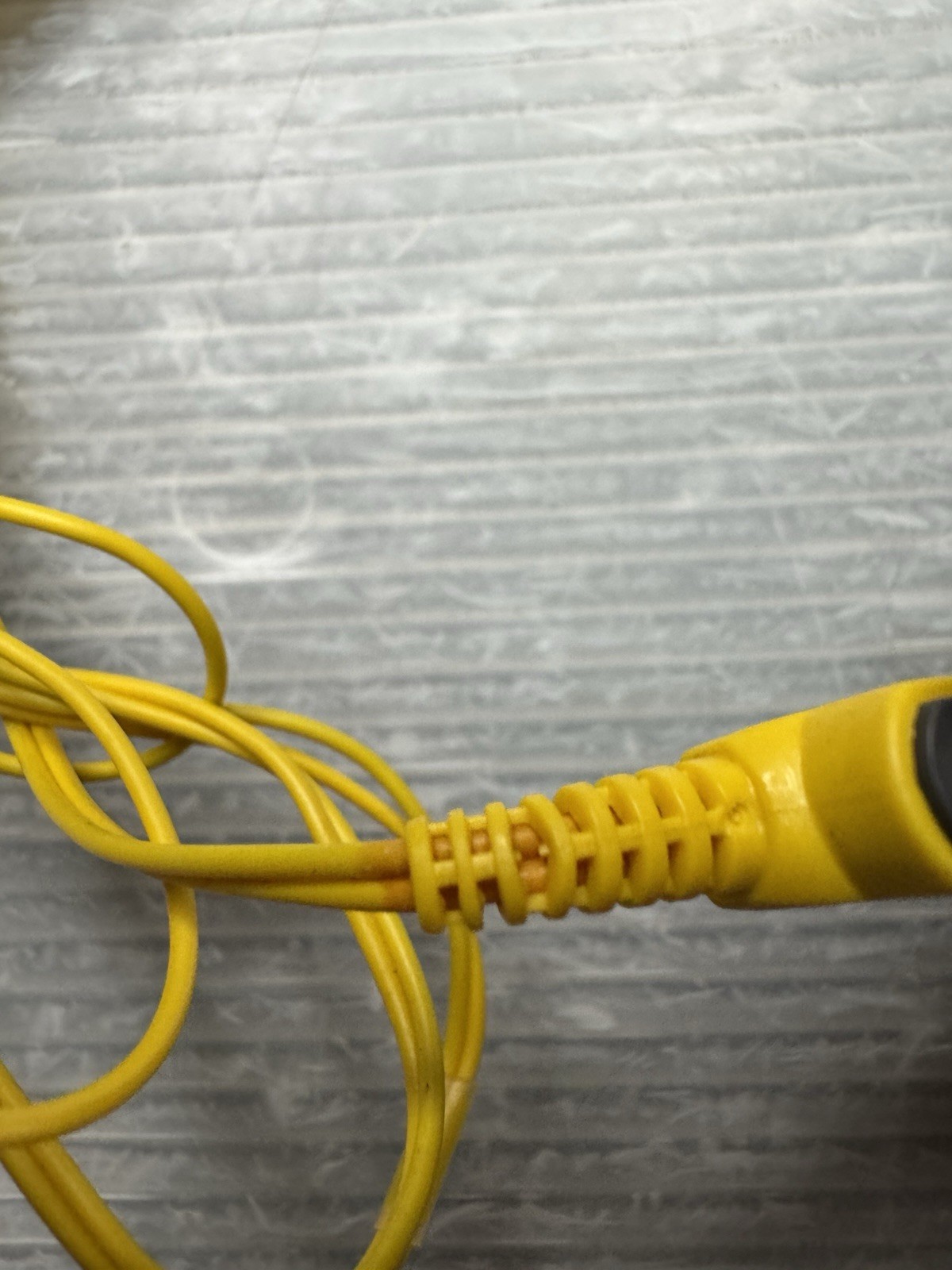 SONY MDR-W014 yellow Sports Walkman Stereo Headphones 3.5mm Jack