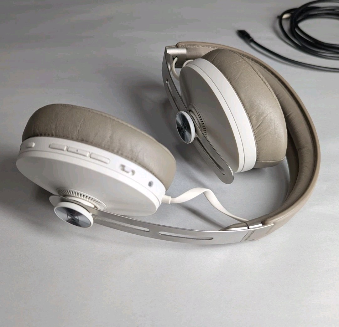 Sennheiser Momentum Wireless 3 M3AEBT Gray White Used Tested Working