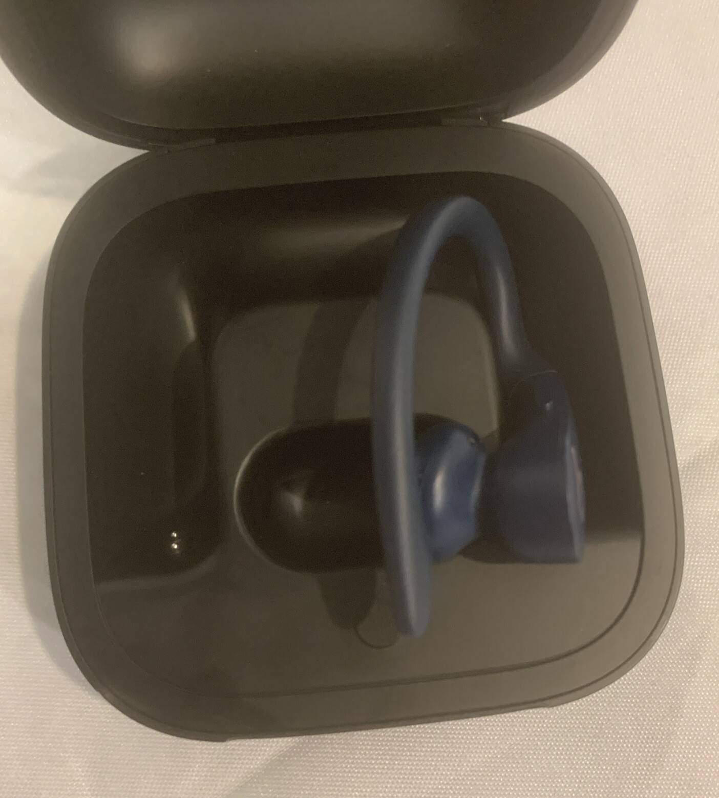 Beats by Dr. Dre Powerbeats Pro Wireless Earphones -Navy Right Only +Charge Case