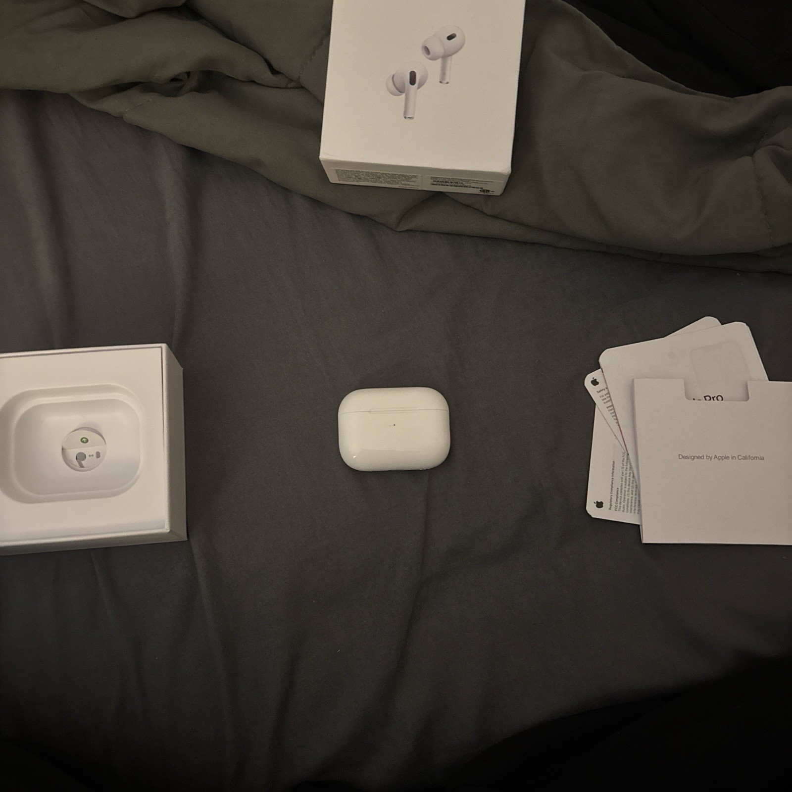 Apple AirPods Pro (2nd Gen) Wireless Bluetooth Earbuds White Built-In Mic