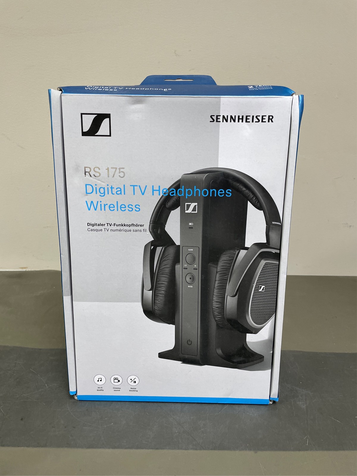 Sennheiser RS175 Closed Circumaural Headphone with 100m Range Transmitter (Bla 5