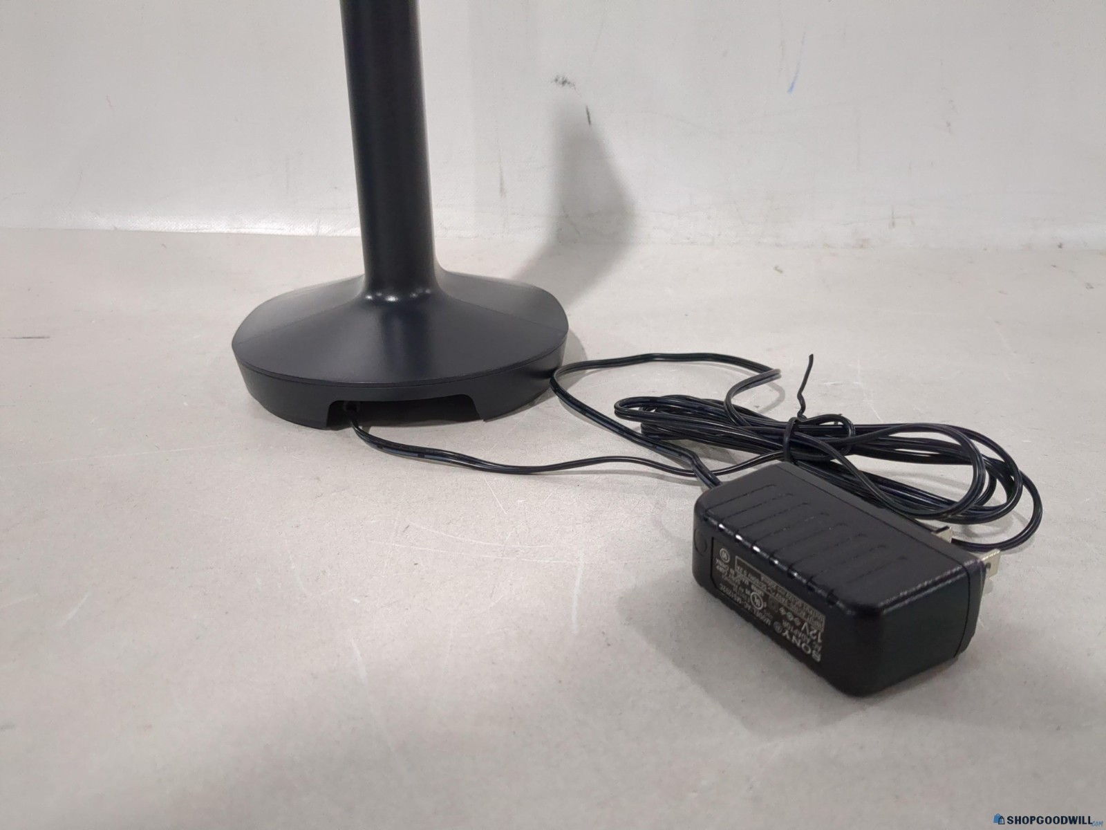 Sony WHRF400 RF BLACK Wireless Noise Reducing Home Theater Headphones. See Desc.
