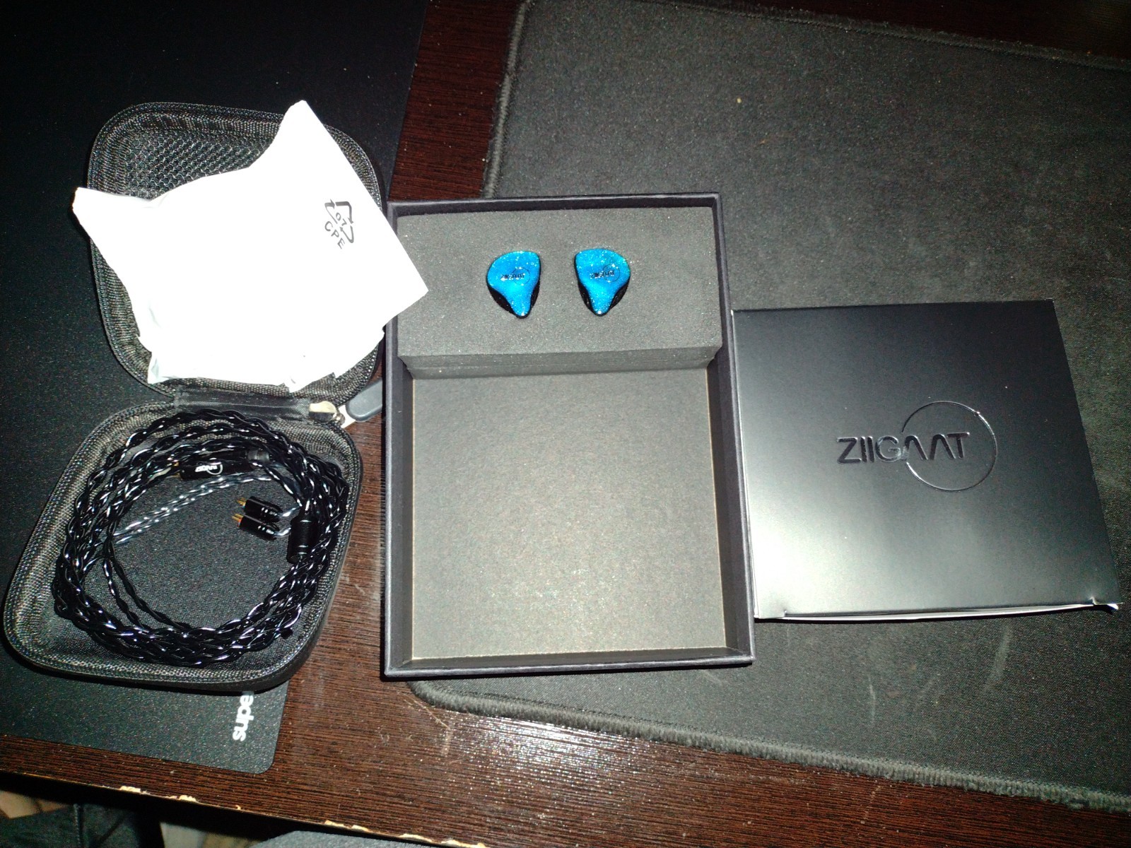 ZiiGaat x Fresh Reviews Arete 1DD+4BA Hybrid FPS GAMING IEM Color: BLUE