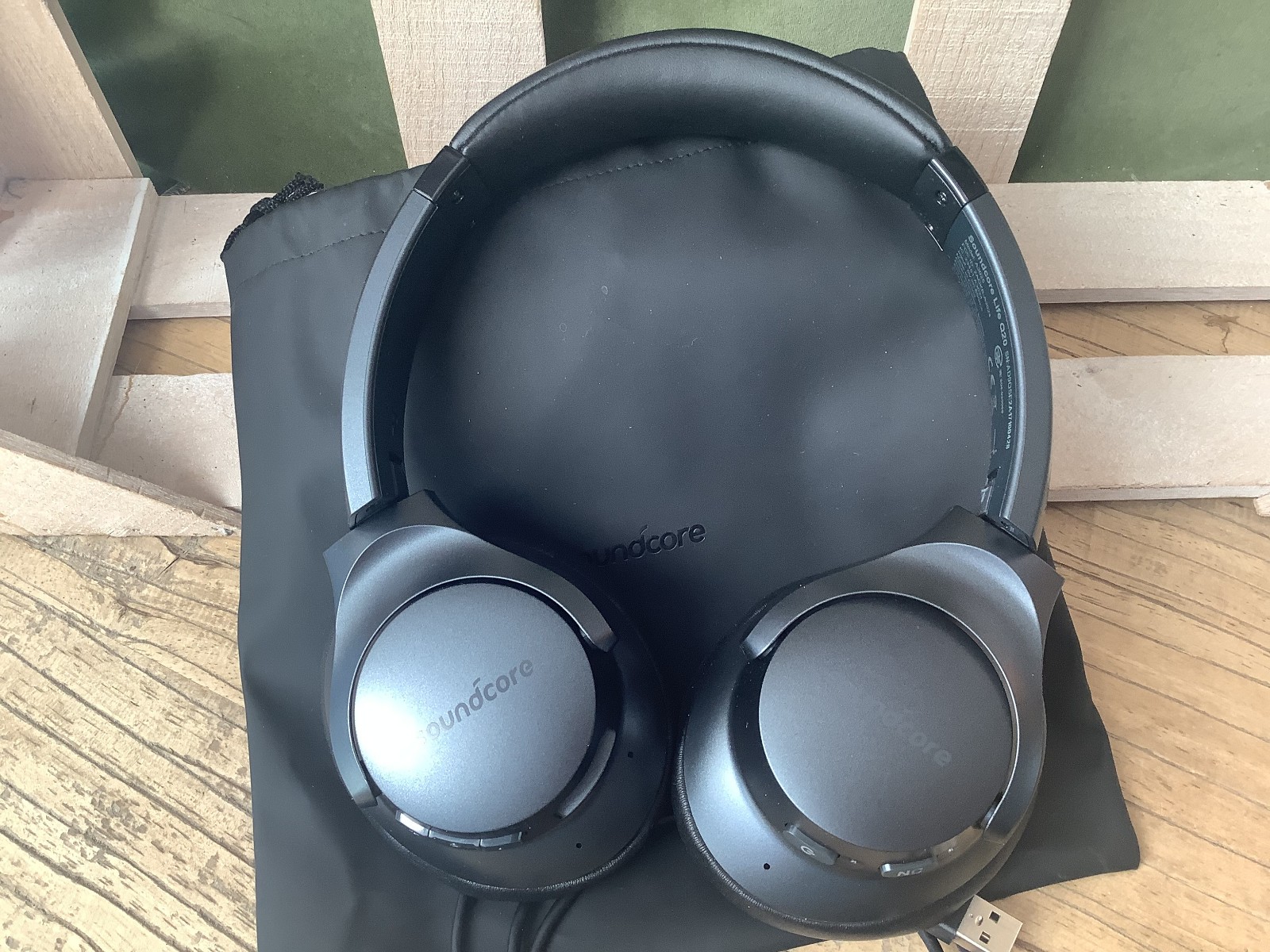 Soundcore by Anker Q20i Hybrid Active Noise Cancelling Headphones, Big Bass