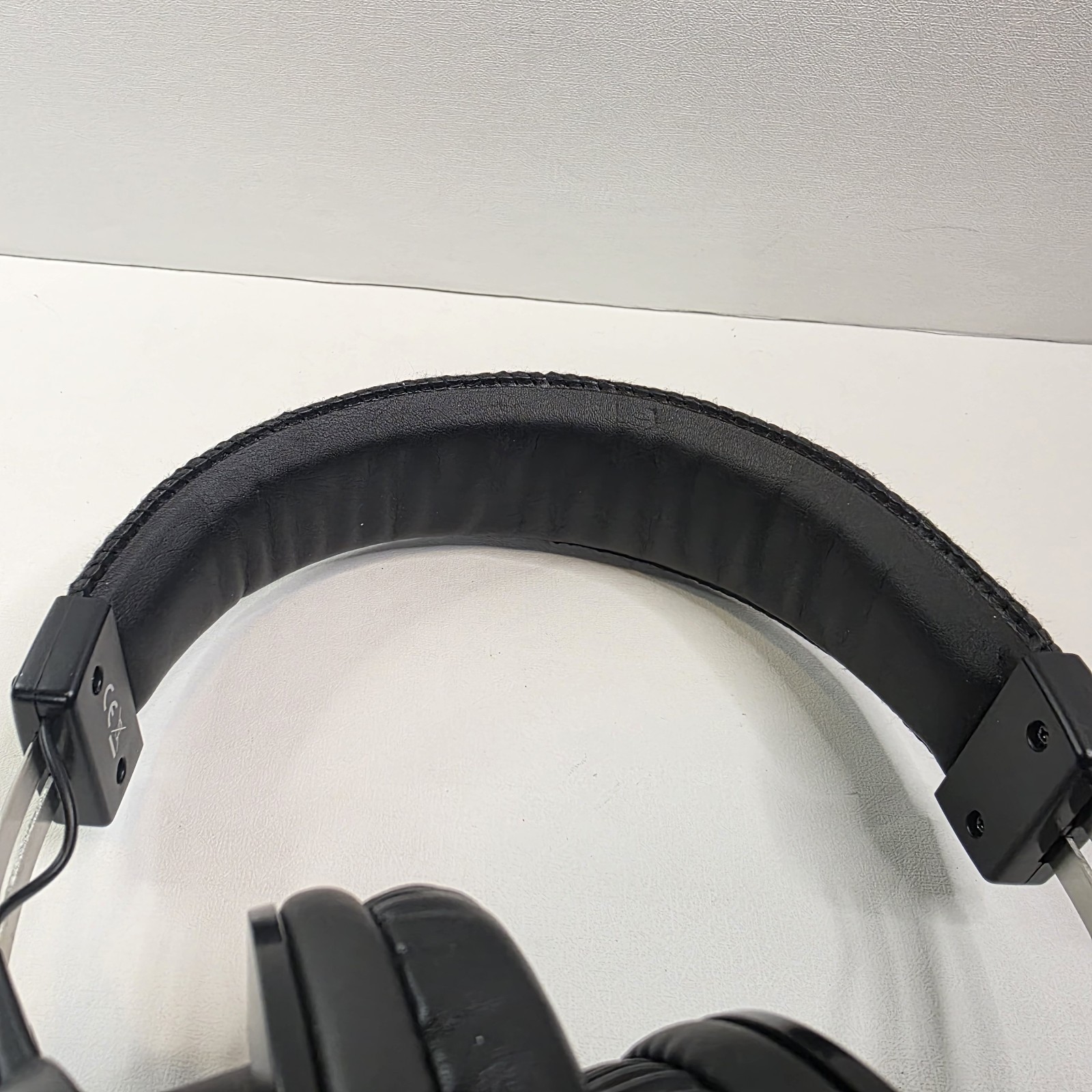 Neewer NW-3000 Stereo Monitoring Headphones Wired Black 6.5mm Plug. Tested,Works