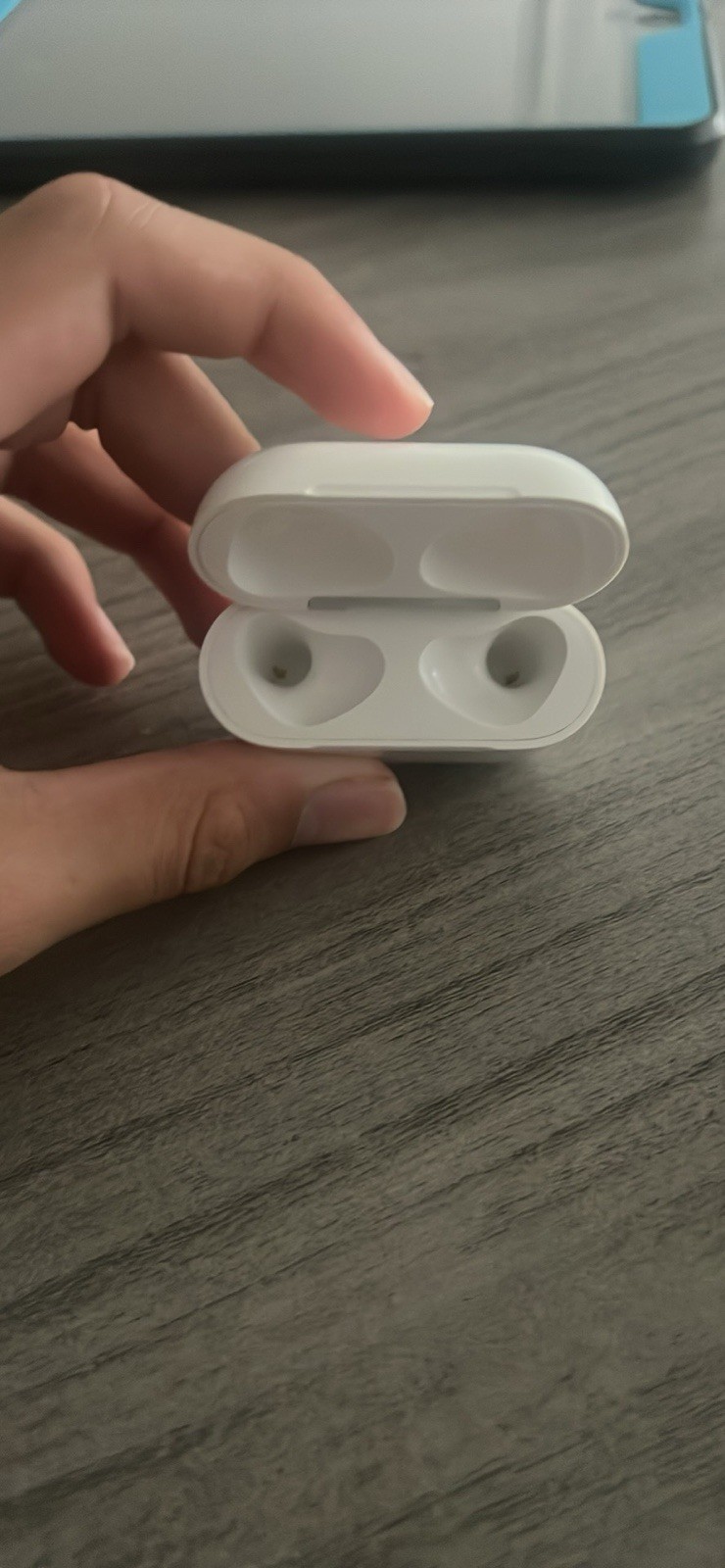 Apple AirPods Pro White Bluetooth In-Ear Earbuds w/Charging Case, Mic