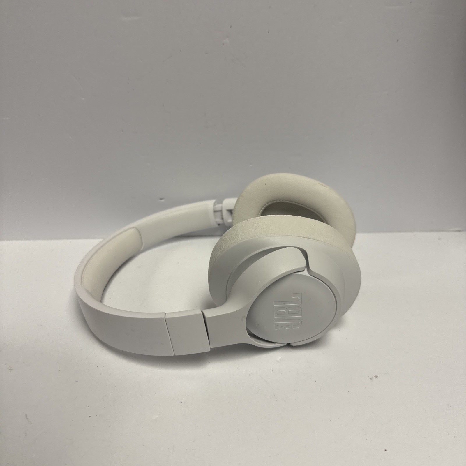 JBL Tune 720BT Bluetooth Wireless Headphones In White VERY STATIC ⚠️⚠️