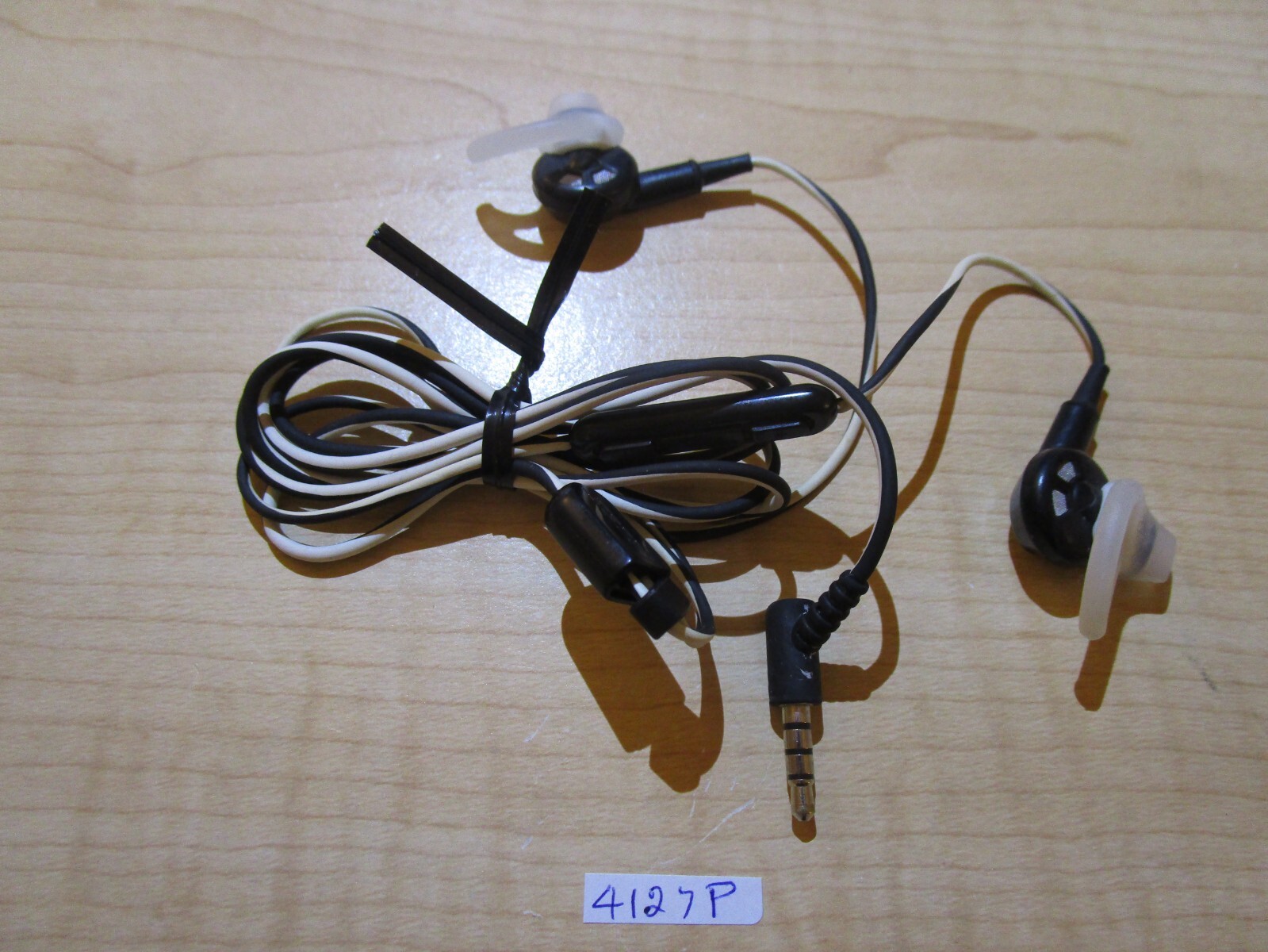 AS IS Bose MIE2I Wired In-Ear Headphones . Read.