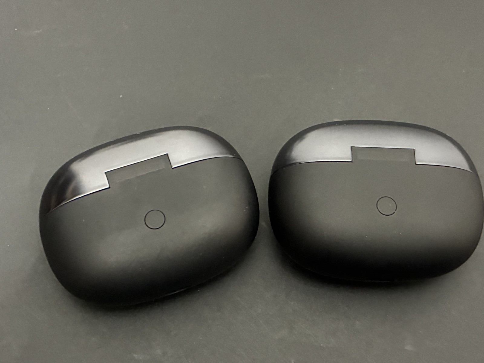 2 x Shokz OpenDOTS ONE Charging Case Black (E310, no buds) , no working U5