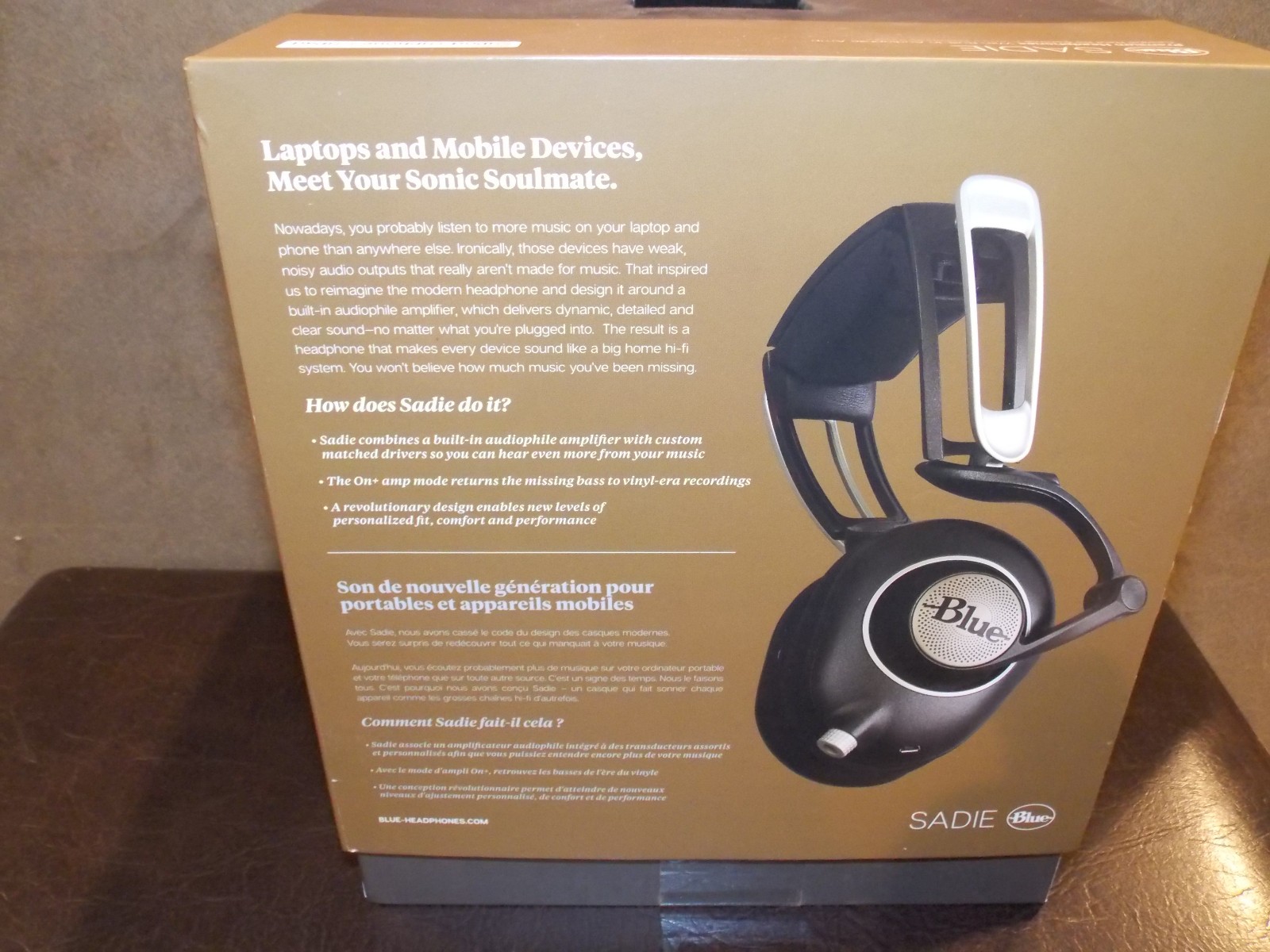 blue sadie headphones (Mint condition)