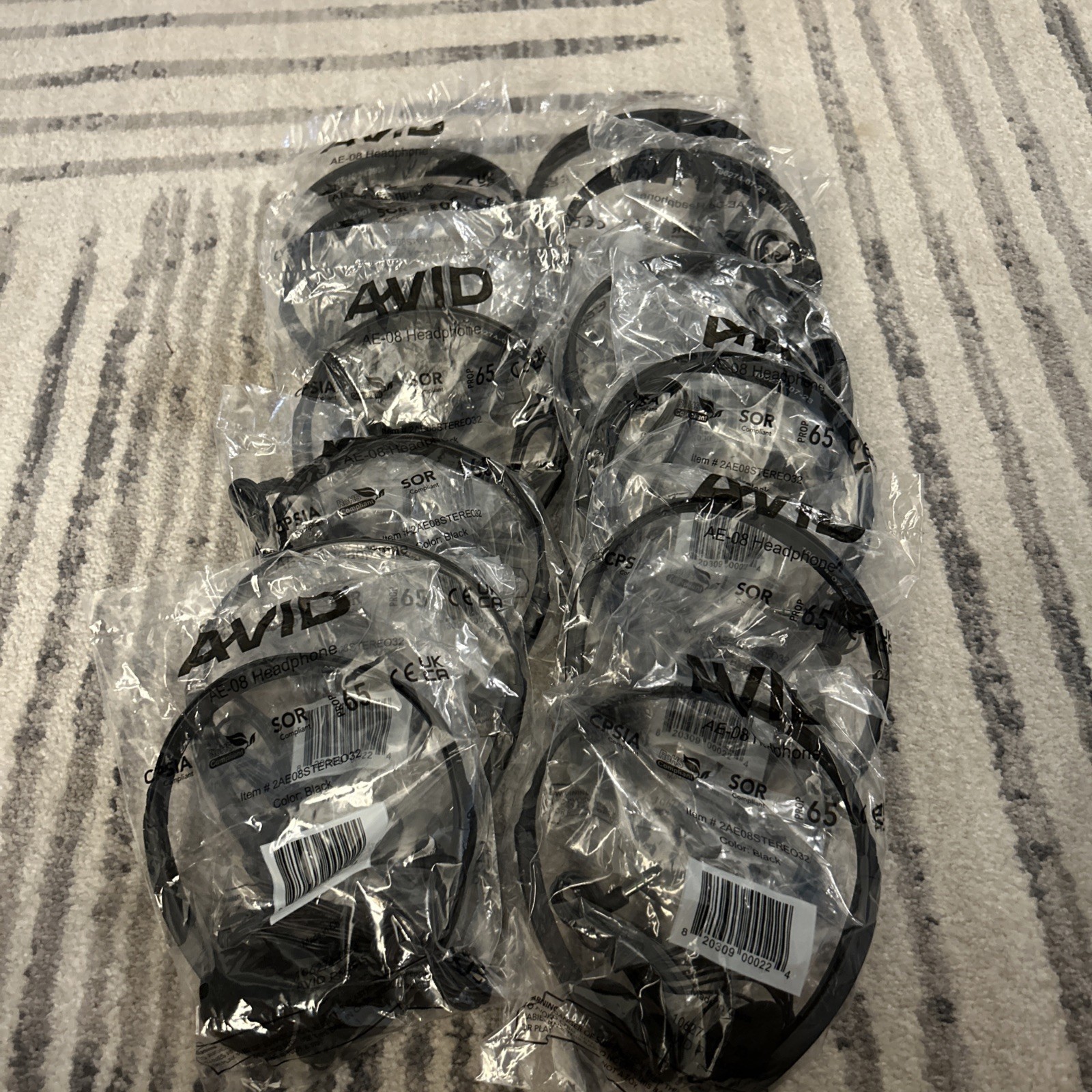 Avid Headphones Plastic Black 3.5mm AE-08 New set of 12