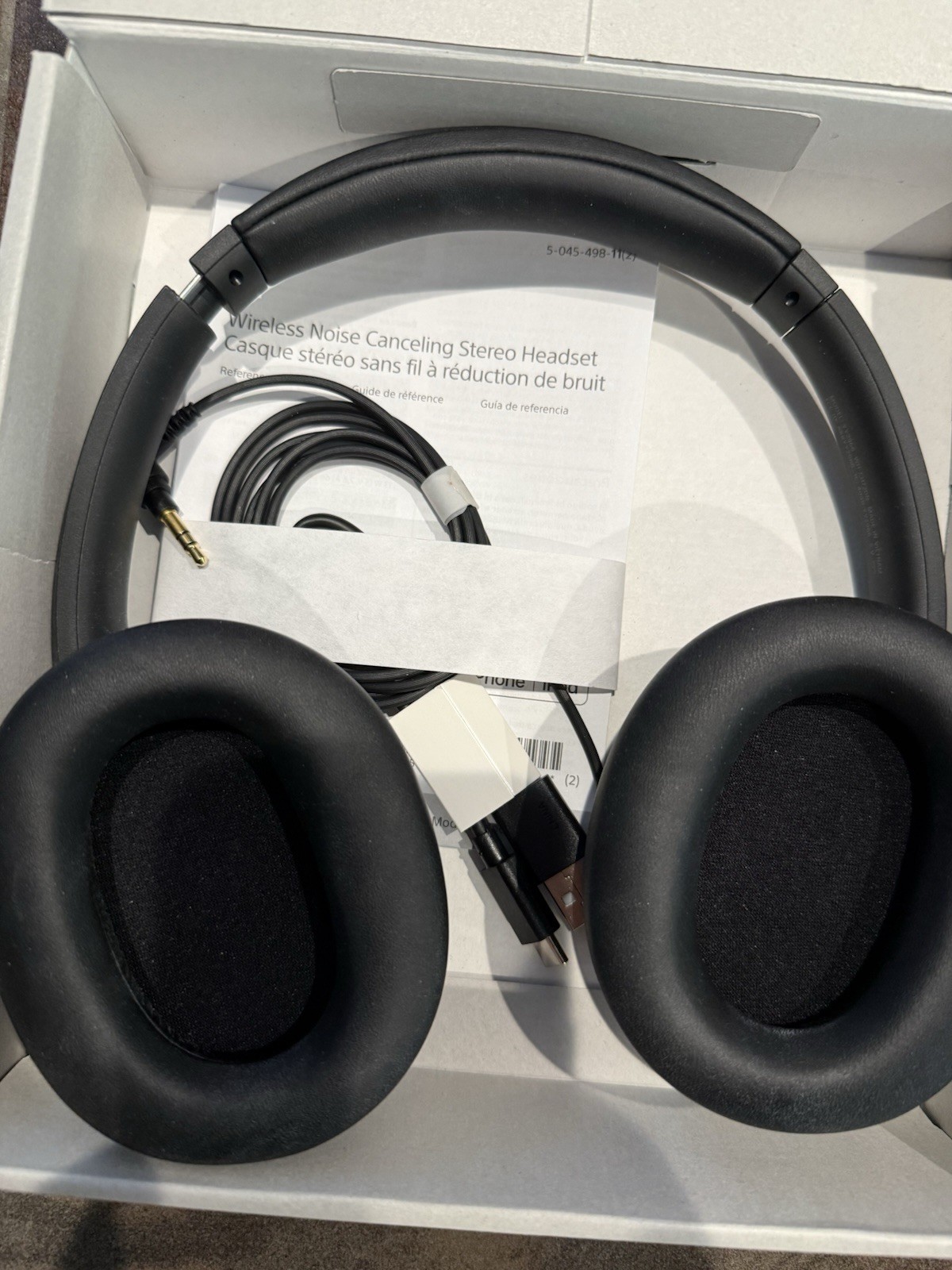 Sony WH-CH720N Bluetooth Wireless Noise-Canceling Headphones Black Barely Used