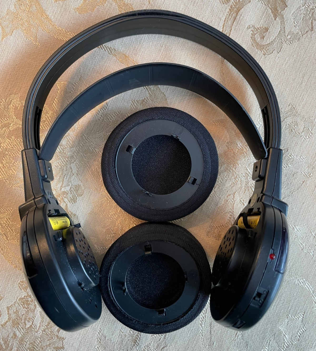 Vintage RCA Wireless Headphones- Three WHR120RS Bundle 3 Transmitters 3 Headsets