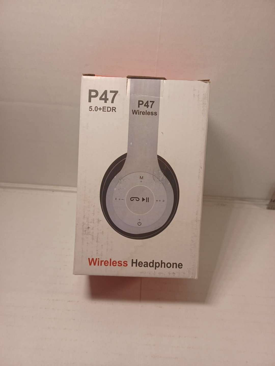 P47 Black / White Wireless Bluetooth Headphones with Noise Cancelling Headphones