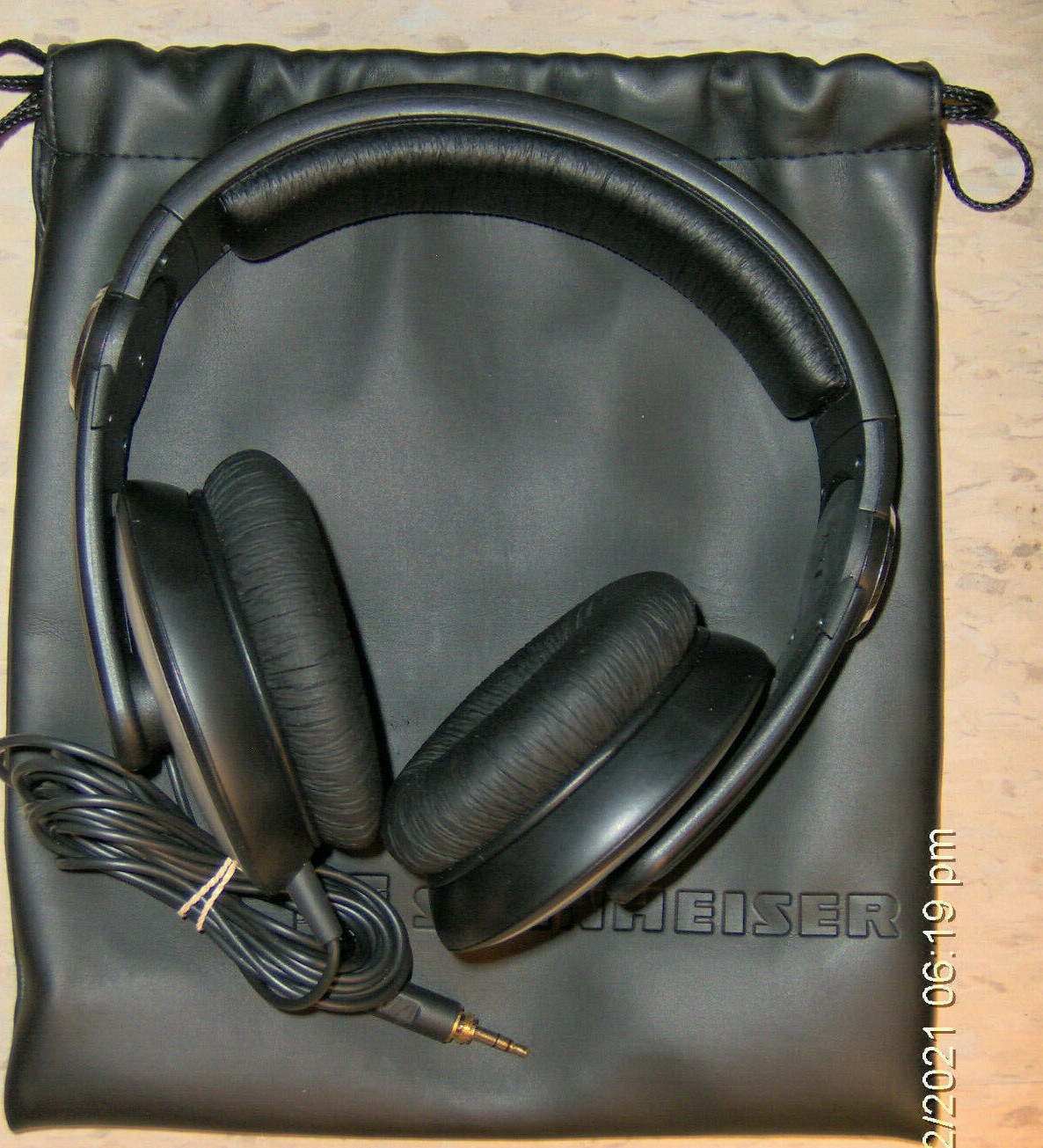 Used DJ Headphones over the ear w/ 9 foot Cable 3.5mm Plug Sennheiser HD 205