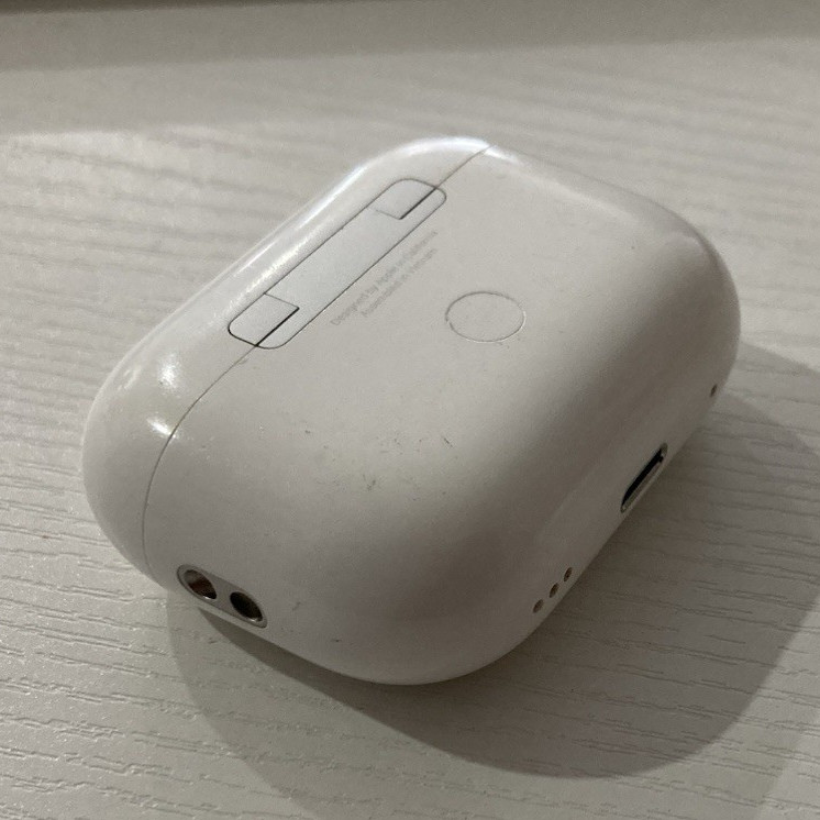 Apple AirPods Pro 2nd Gen White Bluetooth MagSafe Case