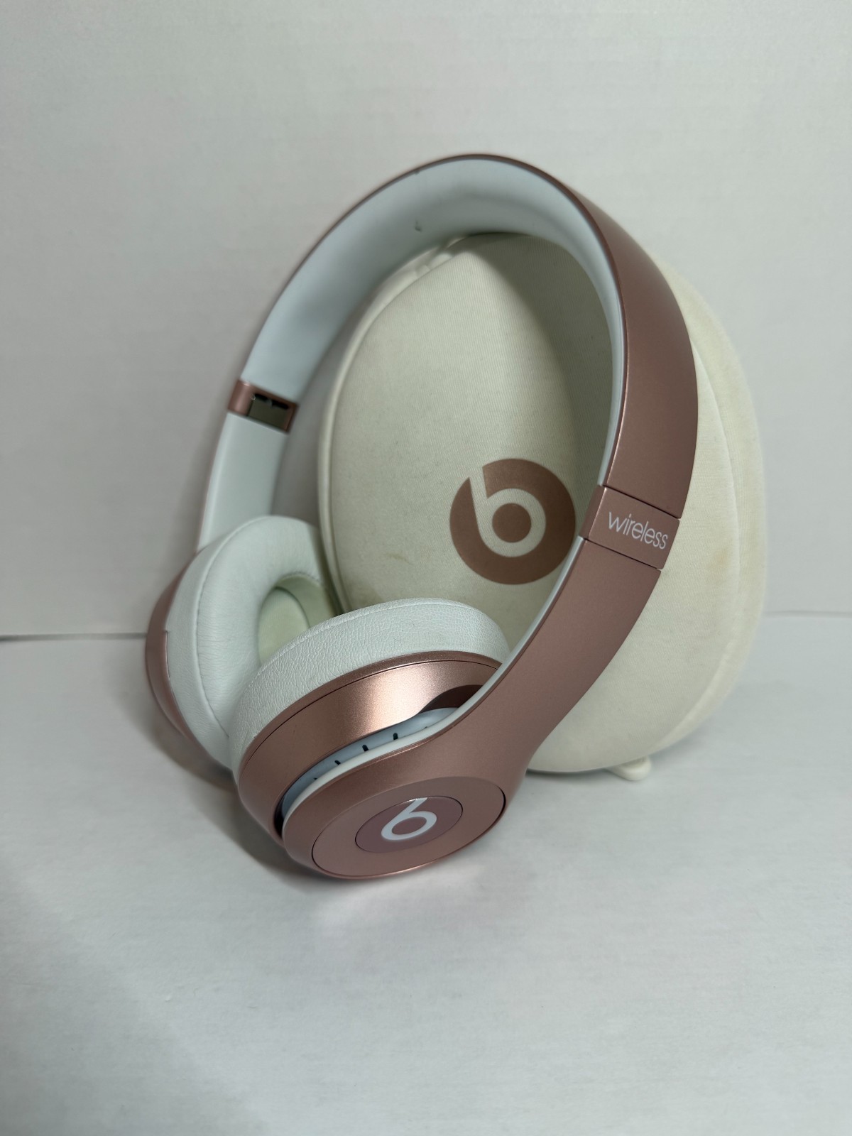 Beats by Dr. Dre Solo 2 Wireless Headband Wireless Headphones – Rose Gold B8