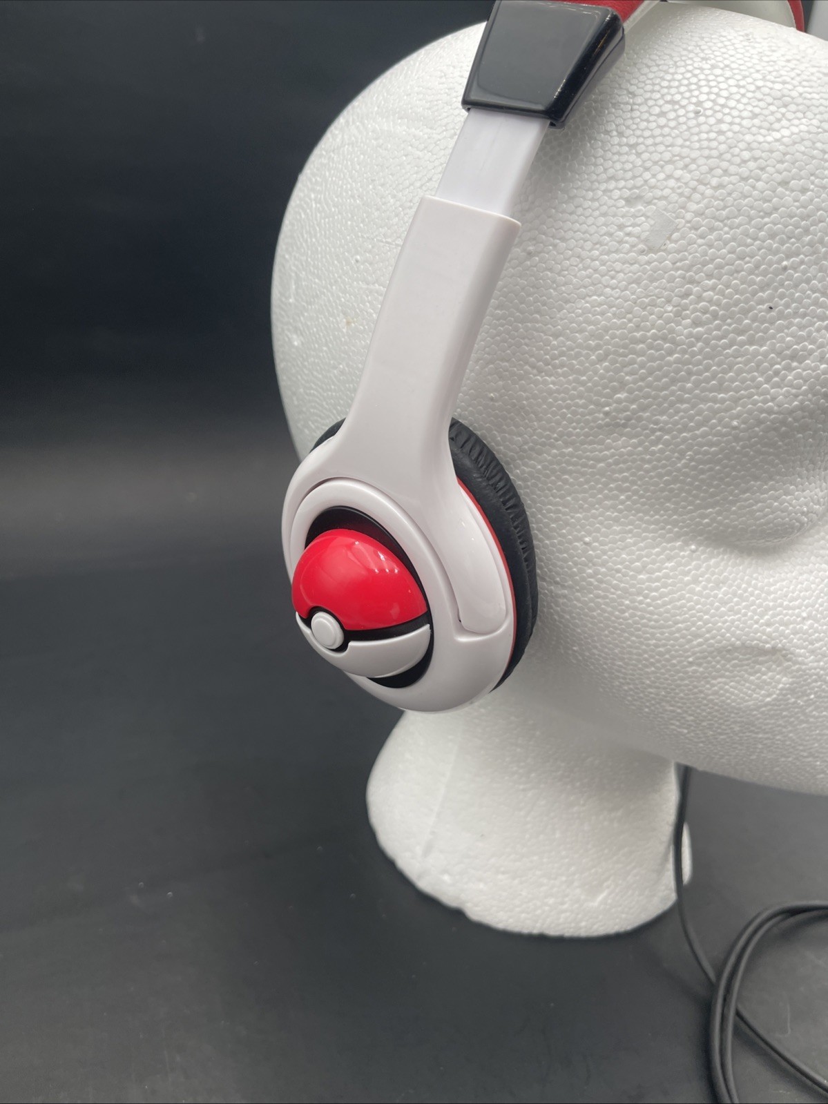 Pokemon Kids Headphones w/ Adjustable Headband, Stereo Sound Wired untested