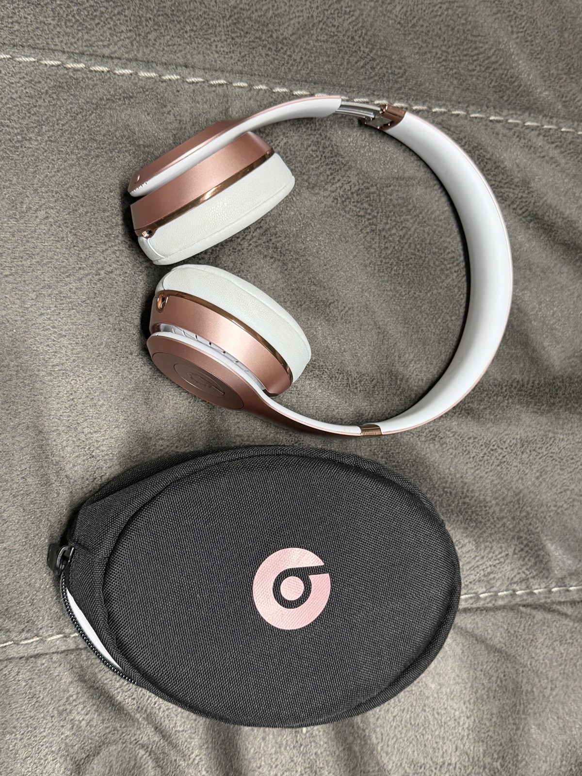 Beats by Dr. Dre Beats Solo3 Wireless On-Ear Headphones – Rose Gold
