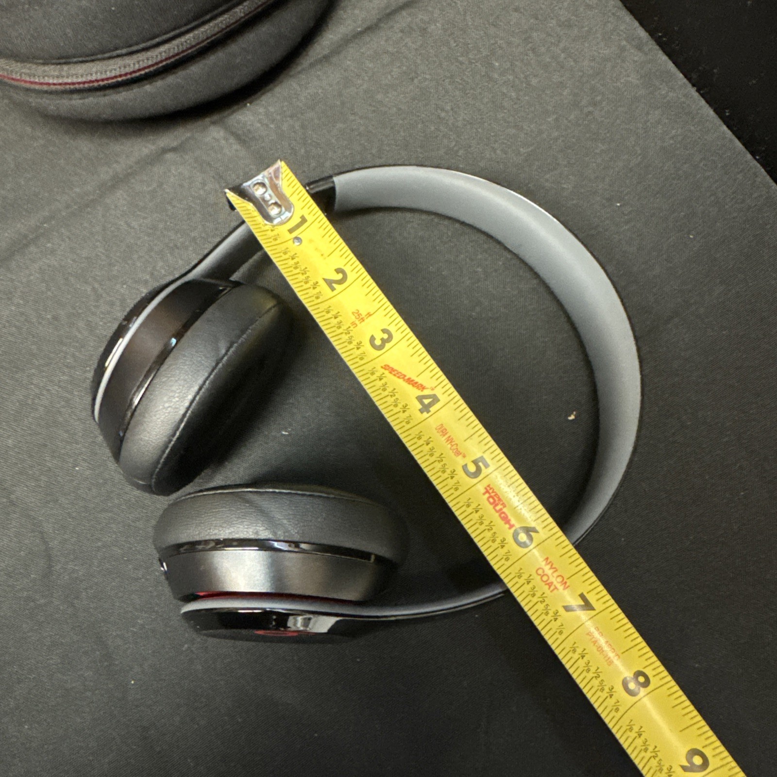 Beats Solo2 Over the Ear Headphones – Black With Wire and Case
