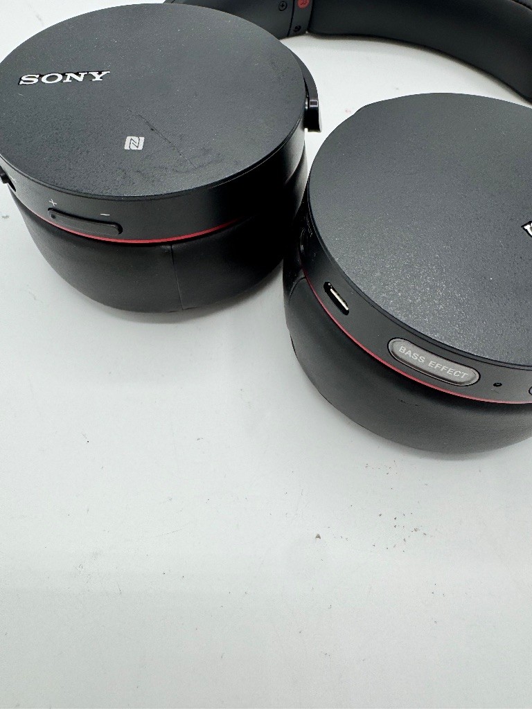 Sony MDR-XB950B1 Extra Bass Wireless Bluetooth Over-Ear Headphones Black