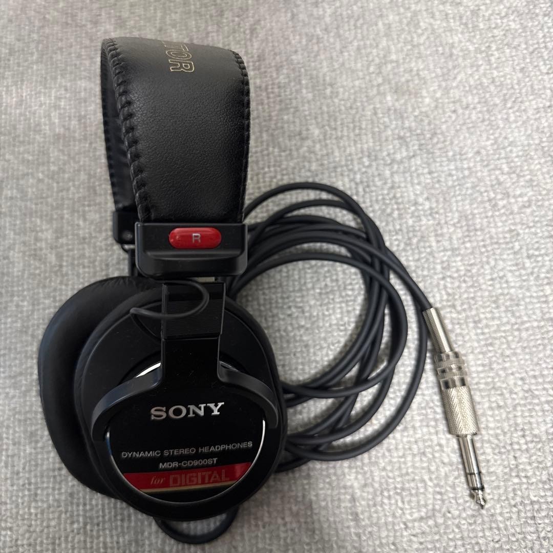 Sony MDR-CD900ST Studio Monitor Headphones Wired Closed Back Preowned from Japan