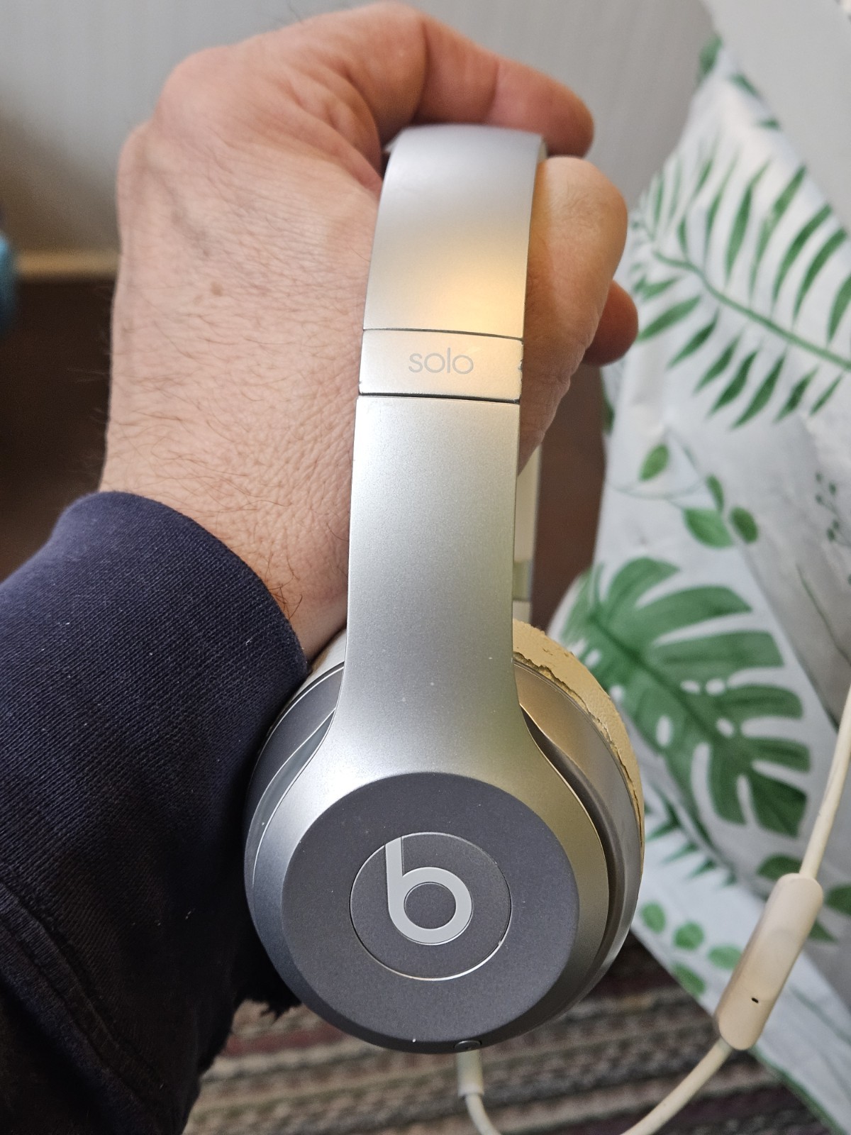 Beats By Dr. Dre Solo2 White Silver Wireless Headphones With Cable