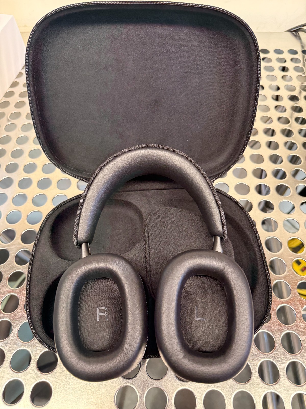 Bowers & Wilkins Px7 S3 Headphones Anthracite Black Open Box, No Cables