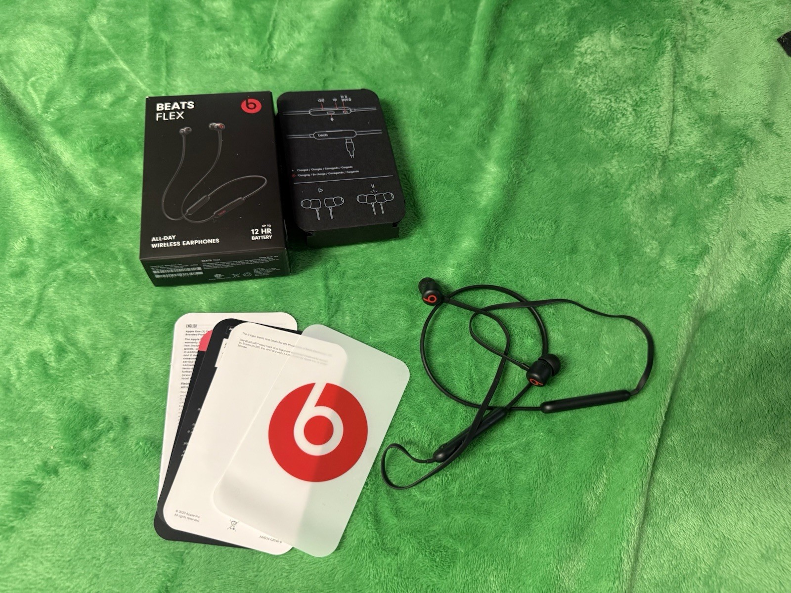 Beats Flex Wireless Earbuds Headphones Chip Magnetic Earphones Open Box