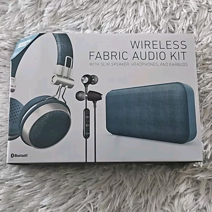 SHARPER IMAGE WIRELESS FABRIC AUDIO KIT SLIM SPEAKER / HEADPHONES AND & EARBUDS