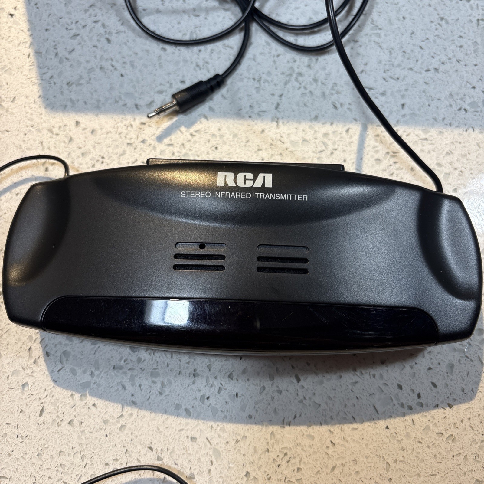 Vintage 2001 RCA WHR120RS Wireless Over Ear Headphones Infra Red New Open Box