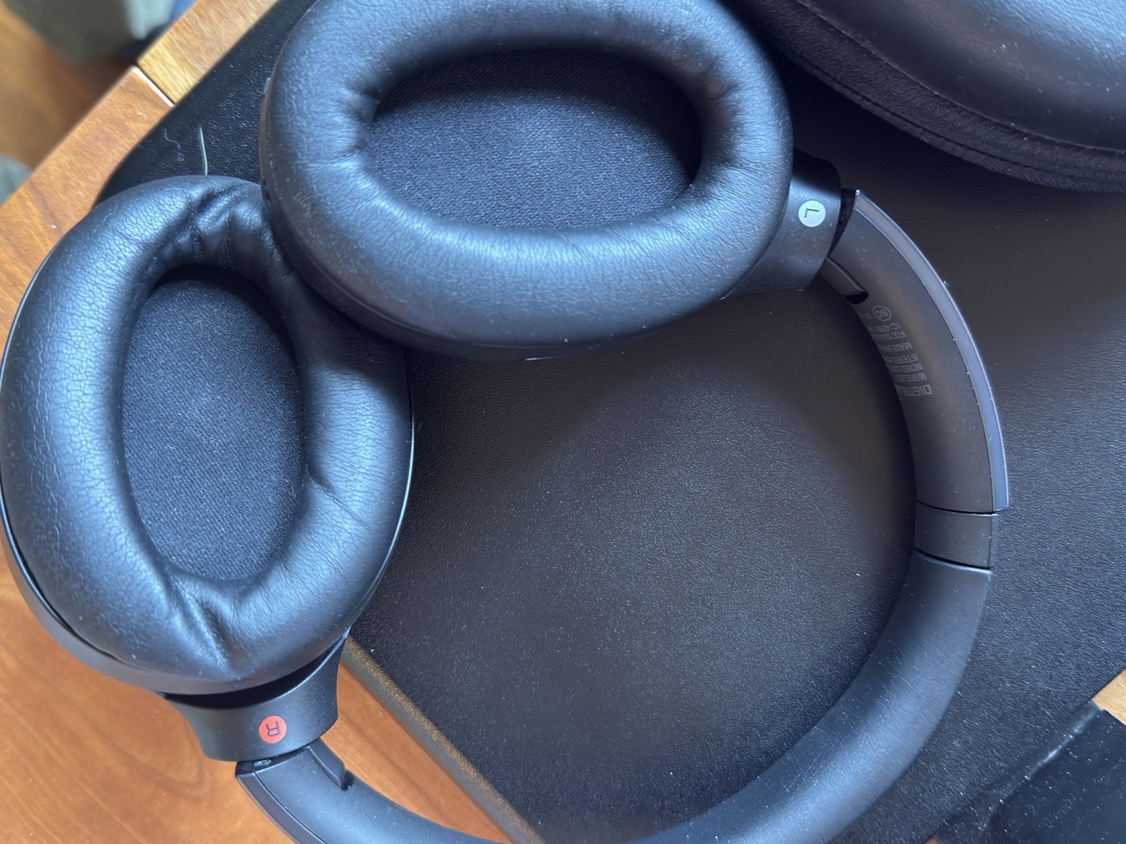 Sony MDR-1000x Noise Canceling Headphones – Tested & Work Great