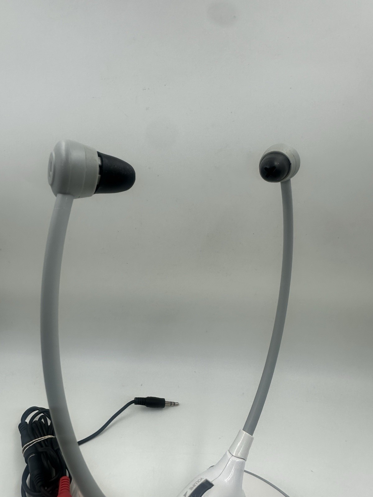 Unisar DH900 TV Listening System Hard of Hearing TV Amplifier White W/audio Cord