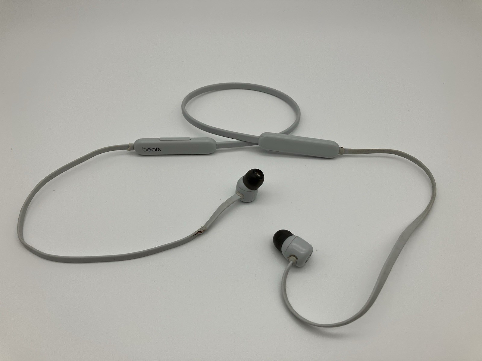 Beats Flex Wireless Bluetooth Earbuds Gray Neckband Headphones Model A2295