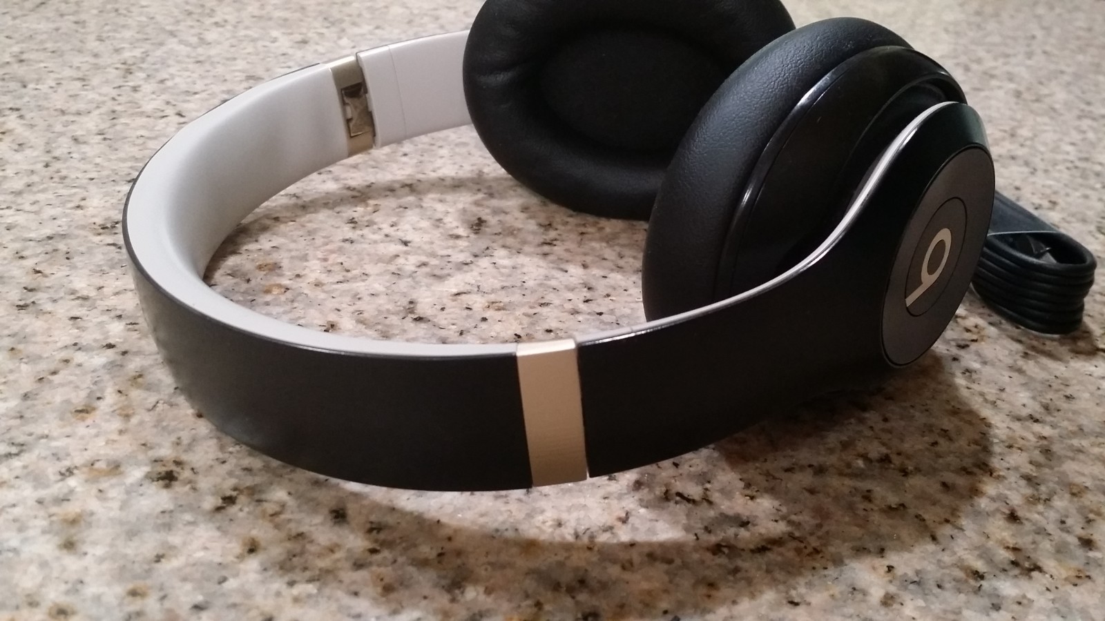 Beats Studio Pro – Wireless Bluetooth Noise Cancelling Headphones – Blue color