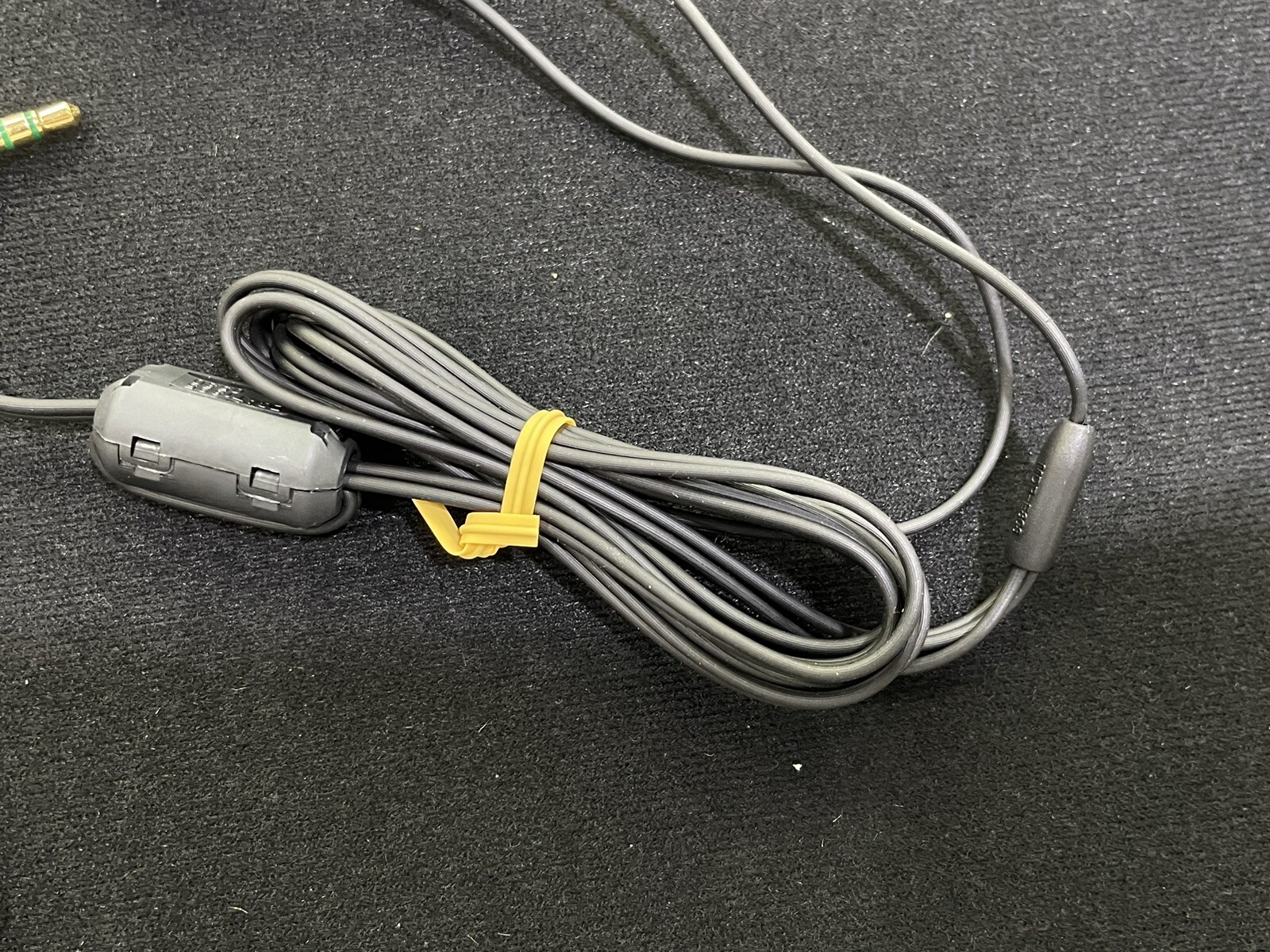 NOS Genuine Sony Walkman MDR-E0808 Earphones Headphones Black