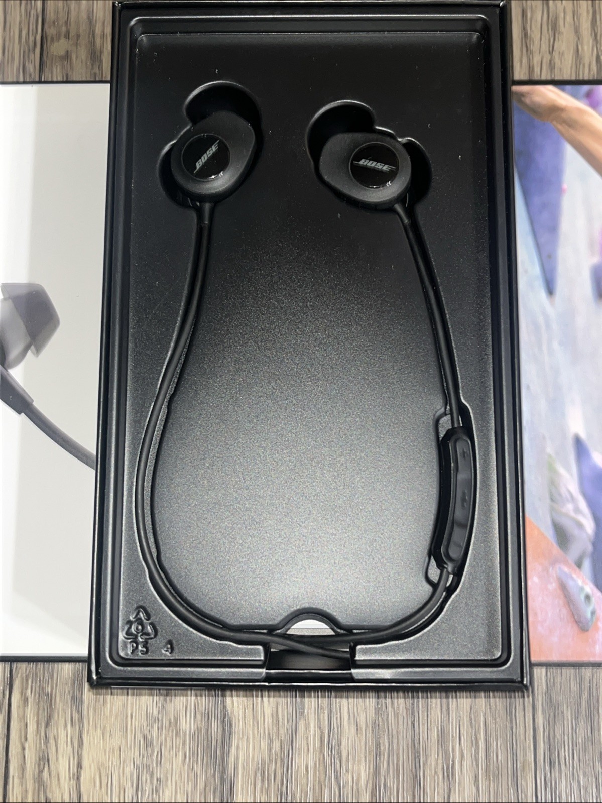 Bose 761529-0010 SoundSport Wireless in Ear Neckband Headphones Black + Extras